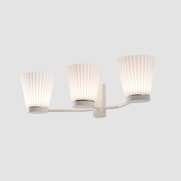 Canaletto by Icone – 16 15/16″ x 3 11/16″ Surface, Ambient offers quality European interior lighting design | Zaneen Design