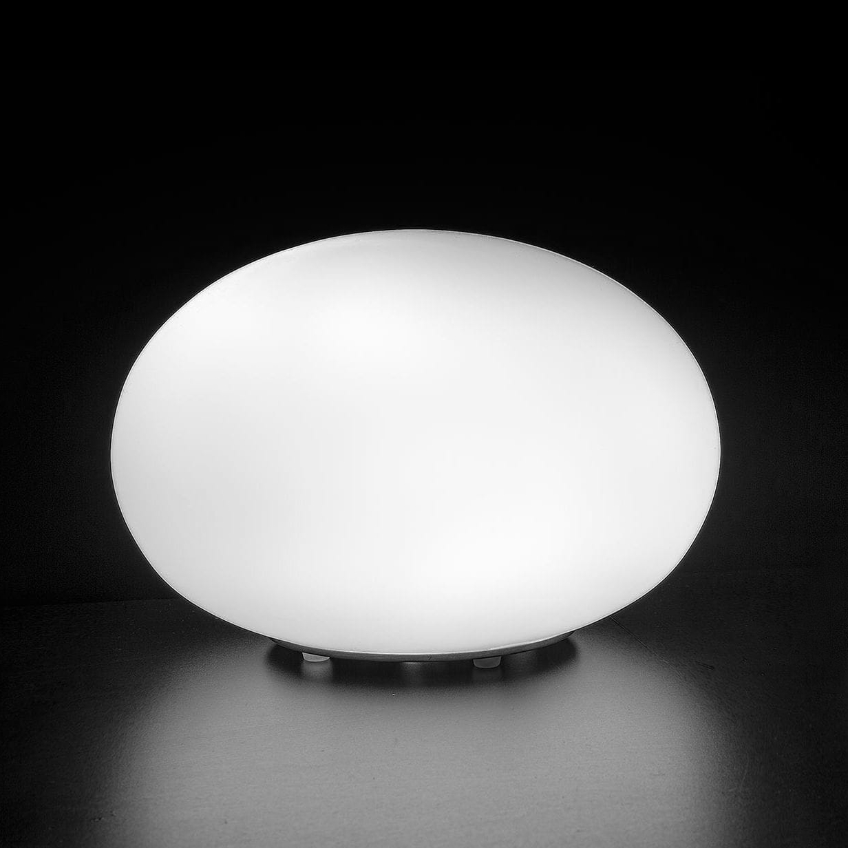 Gilbert by Panzeri – 8 11/16″ x 5 1/2″ Portable, Ambient offers quality European interior lighting design | Zaneen Design